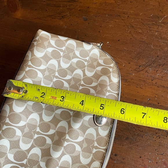 Coach Zippered Make Up case - Picture 3 of 7